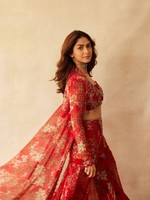 Mrunal Thakur Glamour Pics